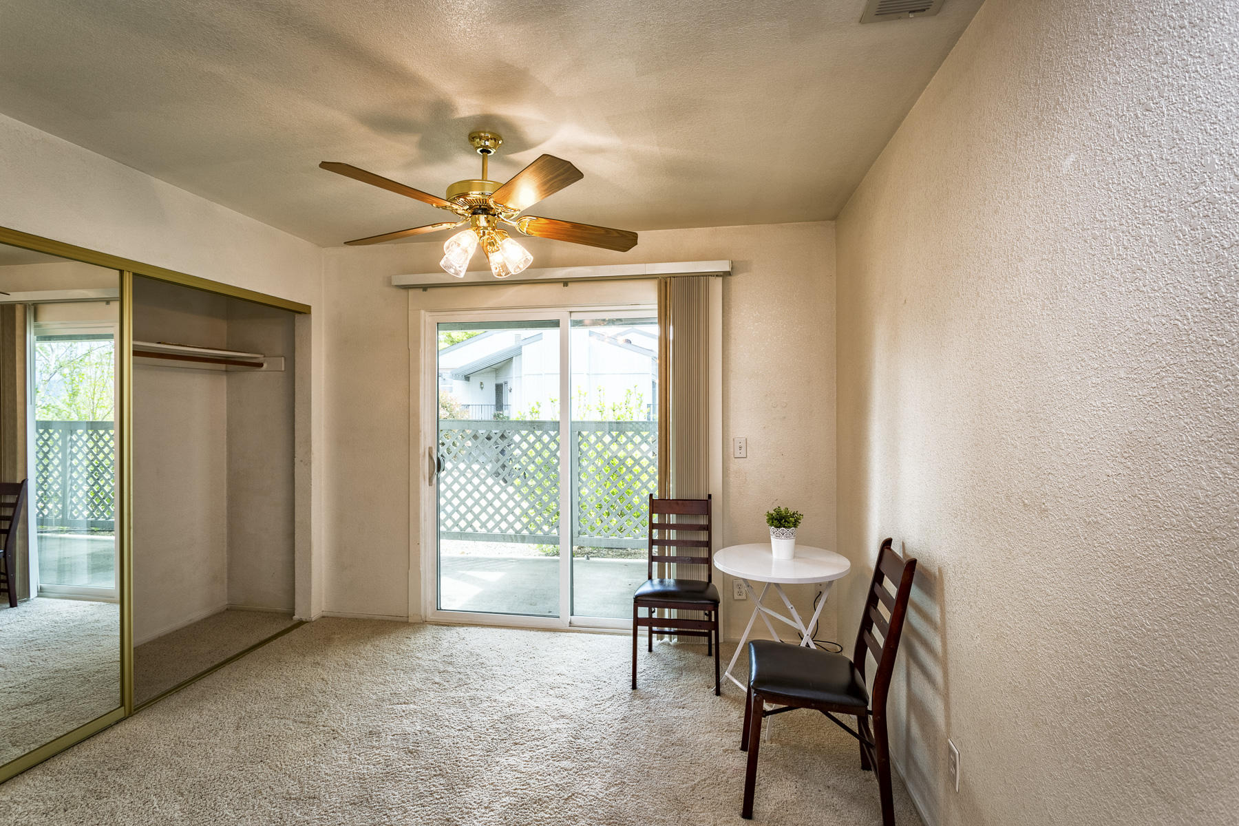 200 Ridgetop Drive, Unit 7 Redding, CA 96003 - Photo 14 of 29 Bedroom #1 with slider to patio