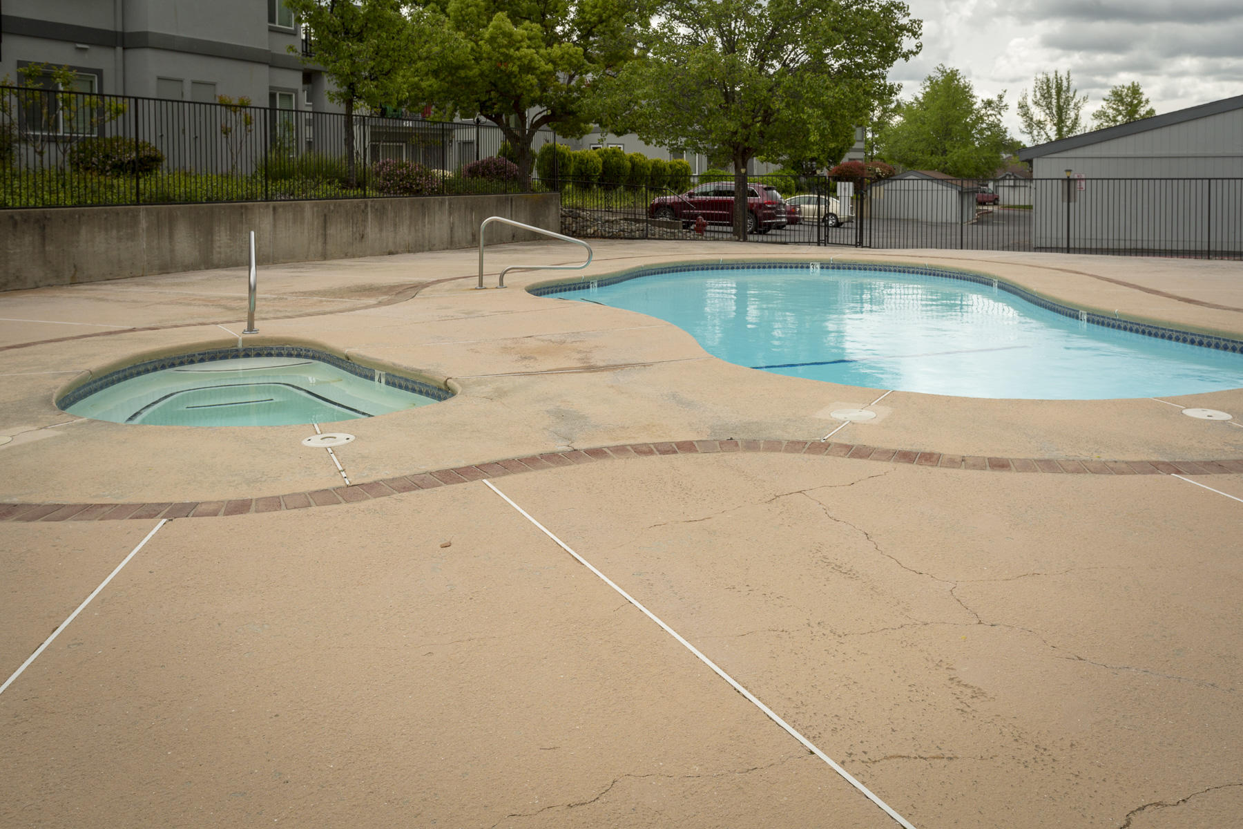 200 Ridgetop Drive, Unit 7 Redding, CA 96003 - Photo 28 of 29 Community Pool #2