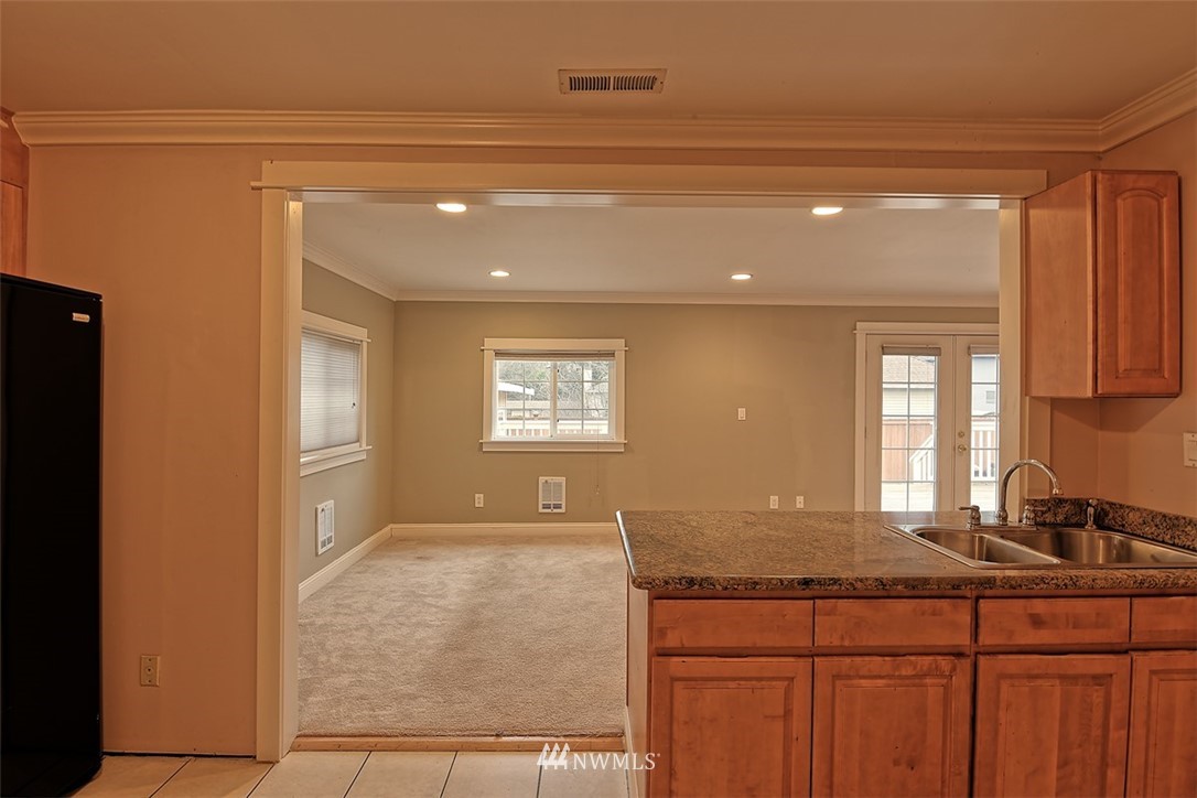255 Powell Avenue Southwest Renton, WA 98057 - Photo 12 of 22