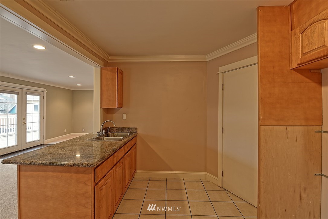 255 Powell Avenue Southwest Renton, WA 98057 - Photo 13 of 22