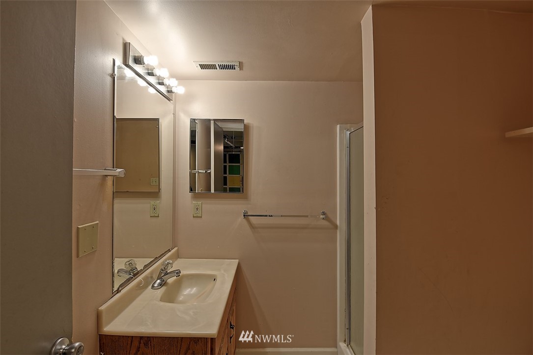 255 Powell Avenue Southwest Renton, WA 98057 - Photo 16 of 22