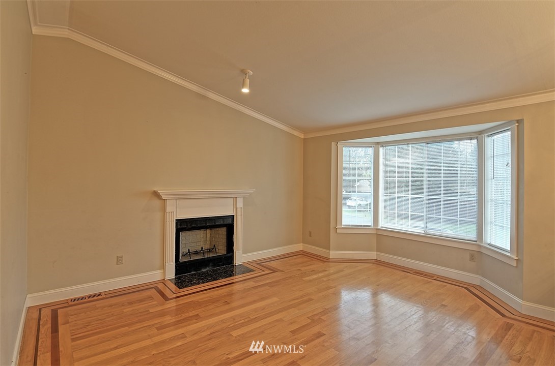 255 Powell Avenue Southwest Renton, WA 98057 - Photo 3 of 22
