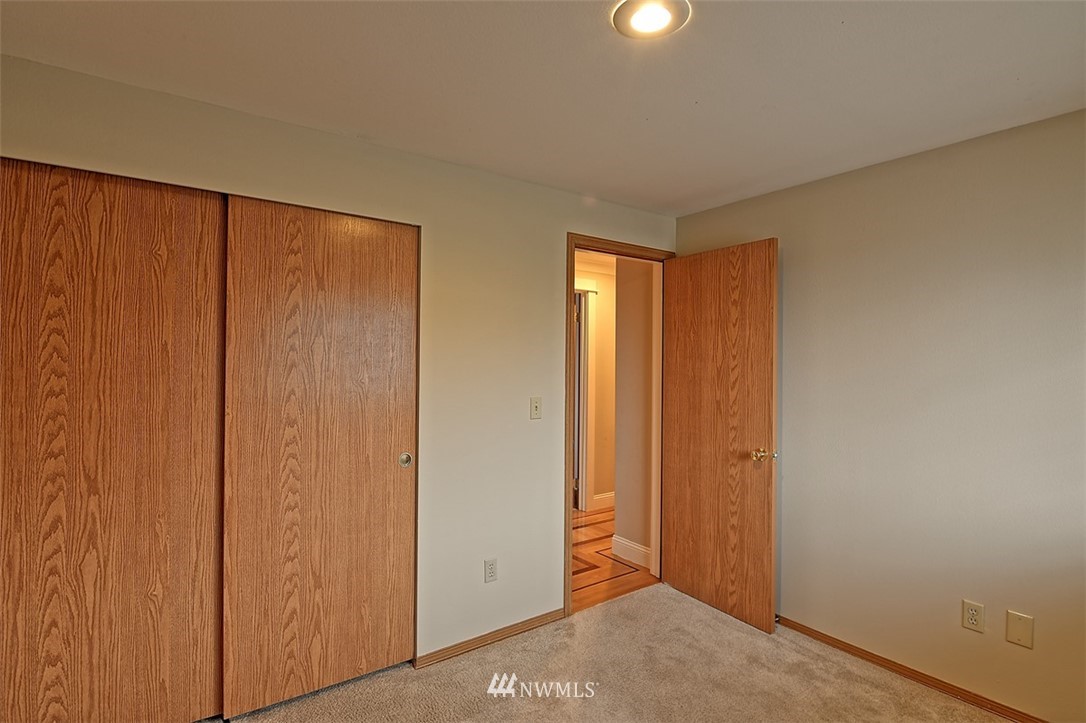 255 Powell Avenue Southwest Renton, WA 98057 - Photo 10 of 22