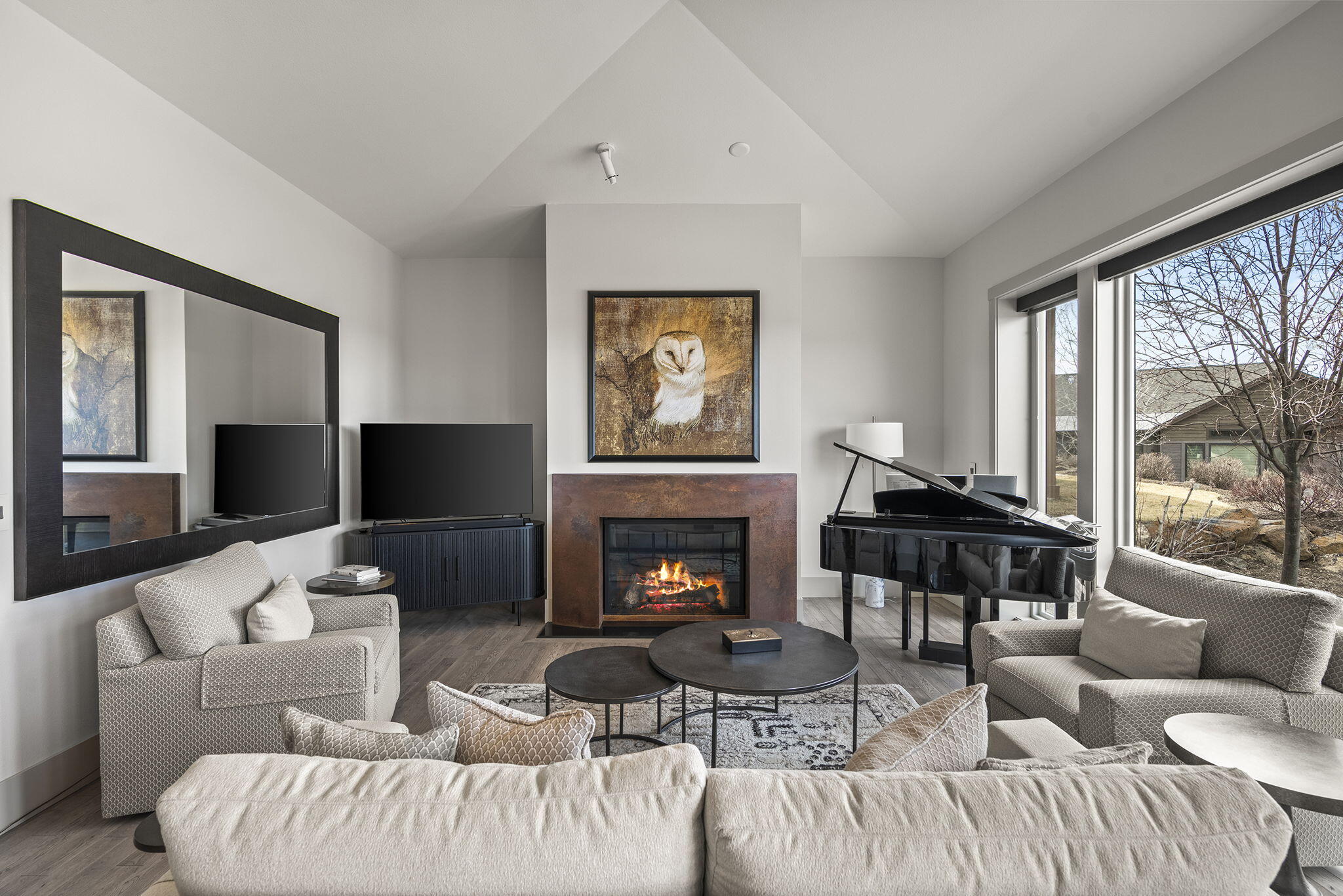 61341 Kindle Rock Loop Bend, OR 97702 - Photo 11 of 36 Great Room with Gas Fireplace