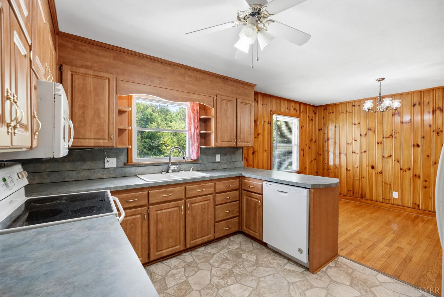 2920 Goode Station Road Goode, VA 24556 - Photo 11 of 56 Gallery Image 11