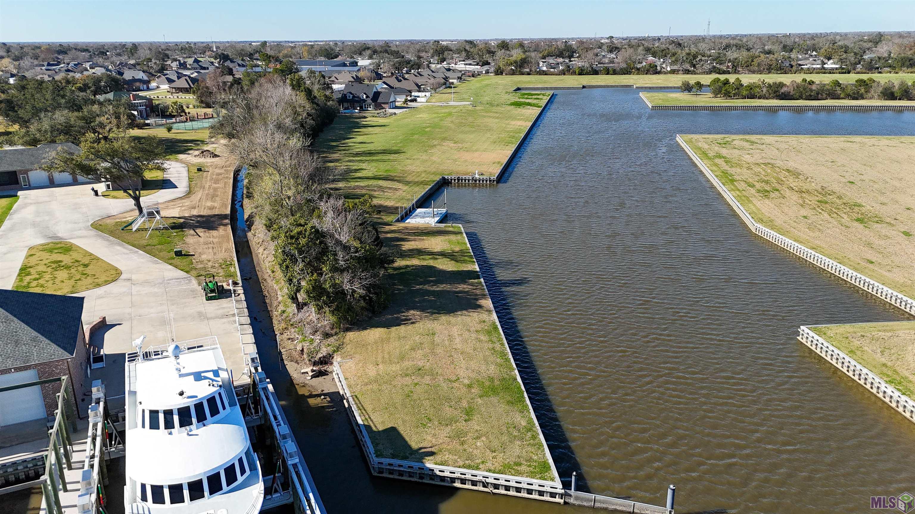 1789 Sandy Beach Road Houma, LA 70360 - Photo 3 of 5