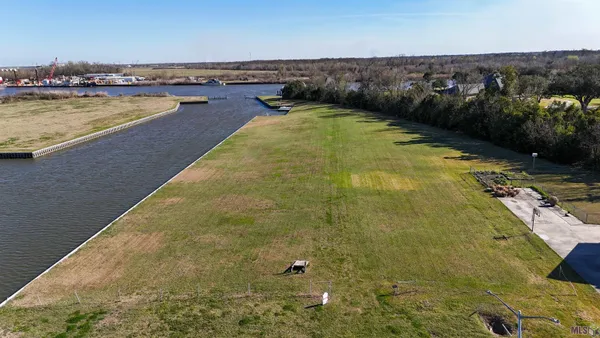 $595,000 | 1789 Sandy Beach Road, Houma, LA 70360