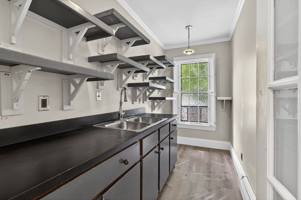 12 Crown Street Worcester, MA 01609 - Photo 15 of 42