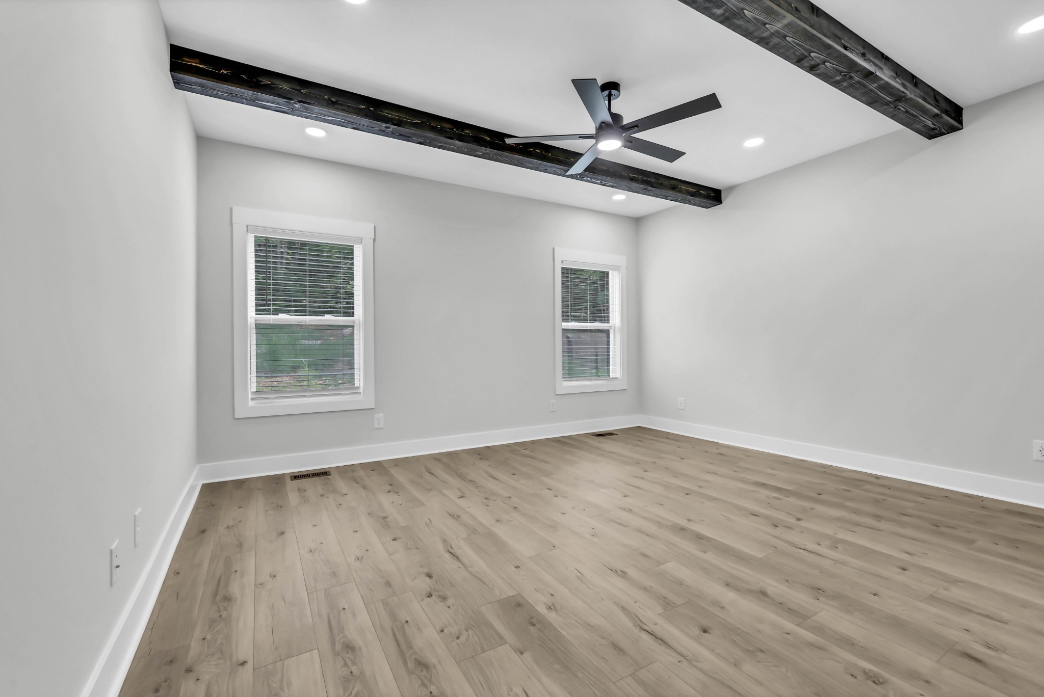 1725 Powell Road Clarksville, TN 37043 - Photo 21 of 48 Gallery Image 21