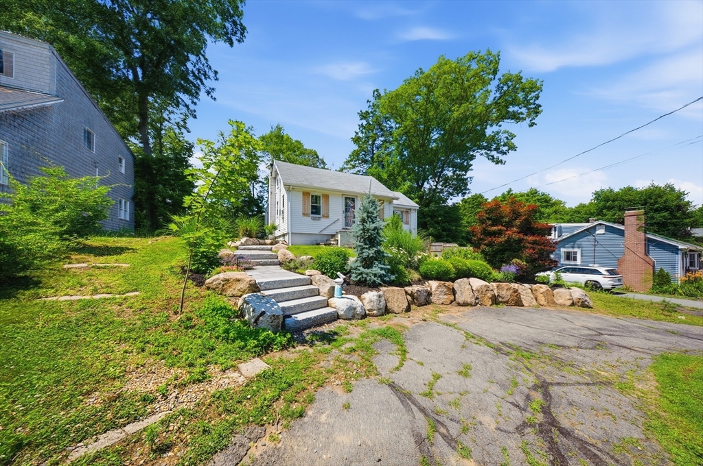 27 Leigh Road Hamilton, MA 01982 - Photo 30 of 40 Gallery Image 30