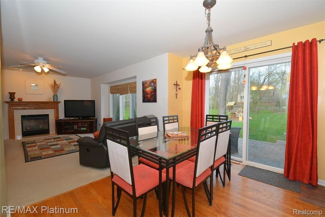 7129 West Ridge Drive Brighton, MI 48116 - Photo 3 of 25 DSC_5619.jpg