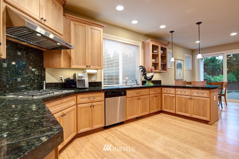 3602 Wells Avenue South Renton, WA 98055 - Photo 5 of 15