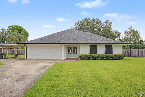 $375,000 | 105 Cottonwood Drive, Houma, LA 70360