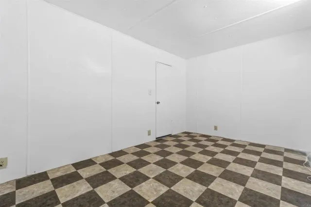 $130,000 | 12044 Royal, Unit 93, El Cajon, CA 92021