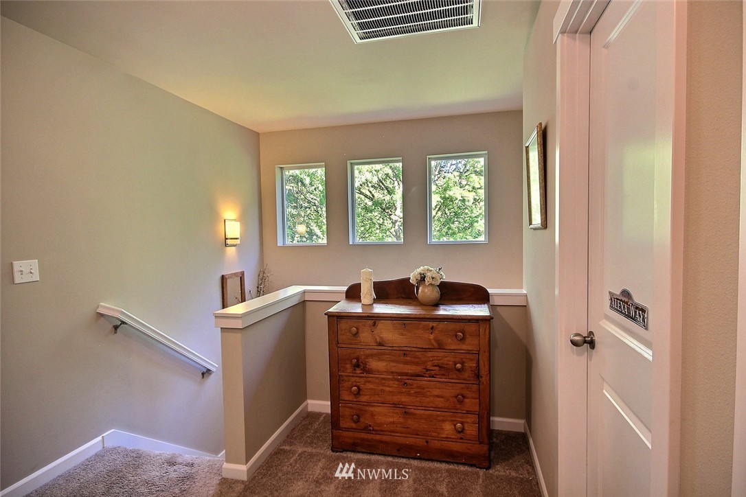 1518 Pierce Avenue Northeast Renton, WA 98056 - Photo 11 of 20