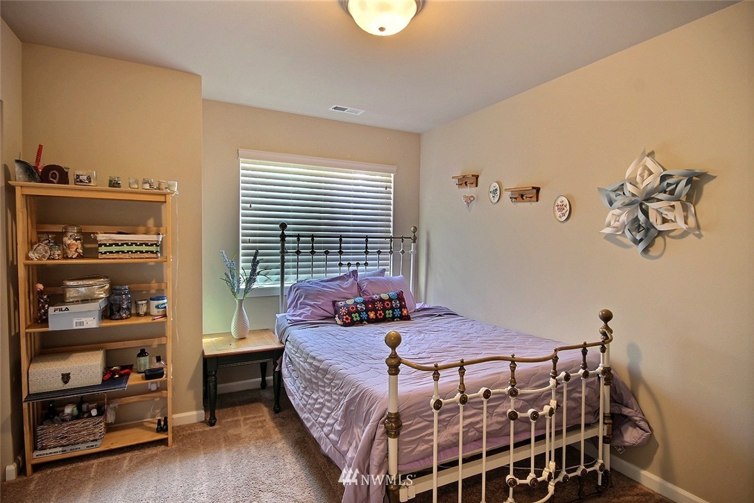 1518 Pierce Avenue Northeast Renton, WA 98056 - Photo 13 of 20