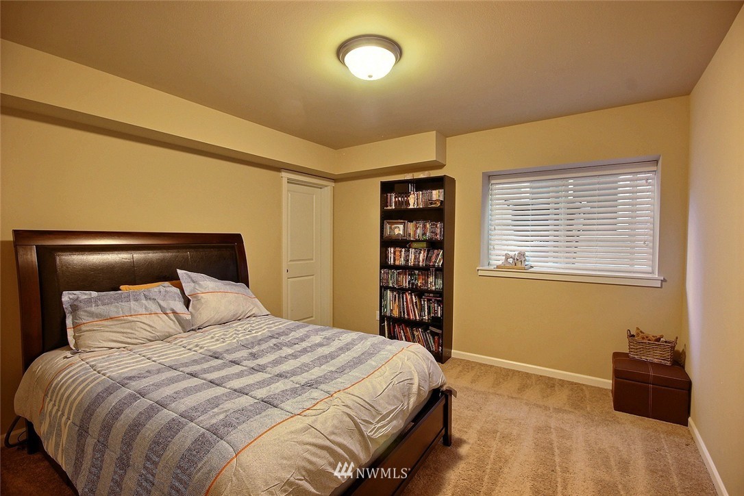 1518 Pierce Avenue Northeast Renton, WA 98056 - Photo 16 of 20