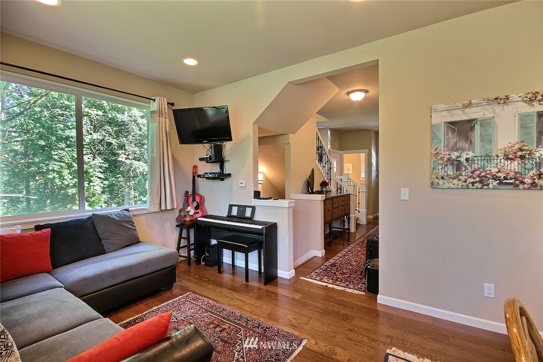 1518 Pierce Avenue Northeast Renton, WA 98056 - Photo 5 of 20