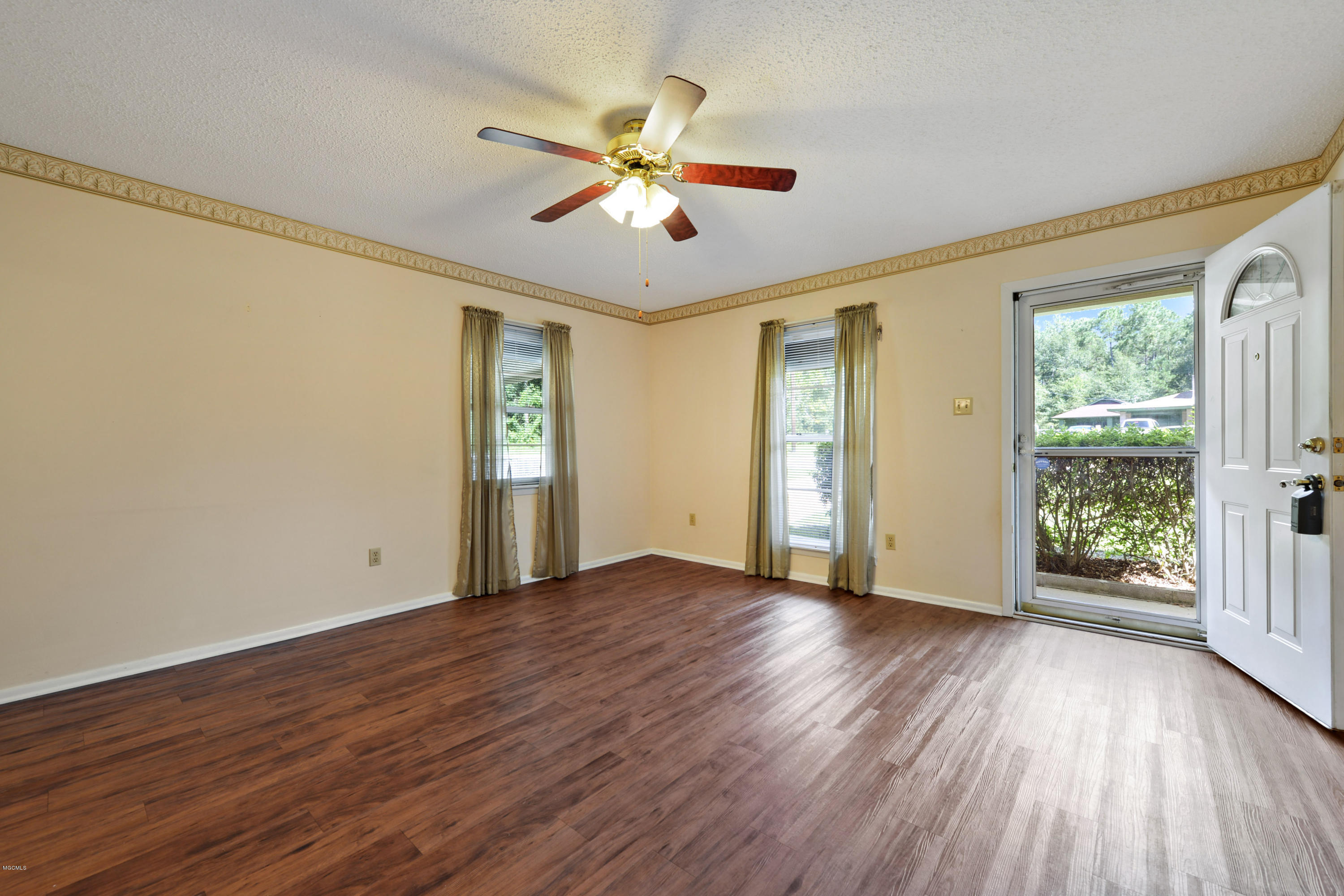 15405 Big Ridge Road Biloxi, MS 39532 - Photo 3 of 24 003