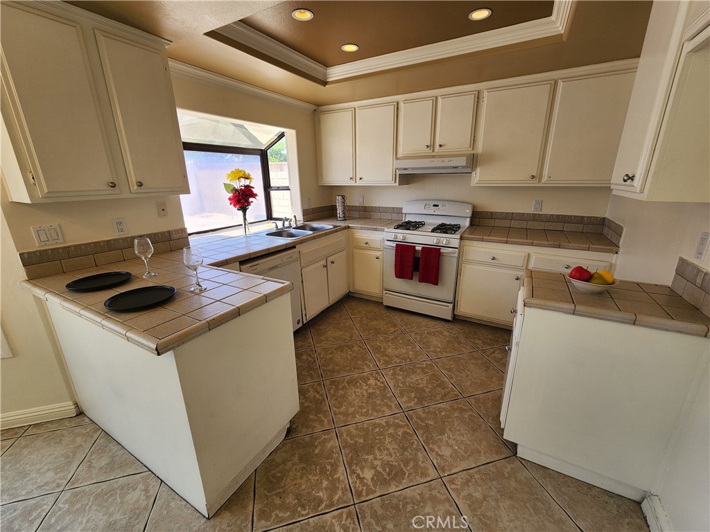 6902 Blanchard Avenue Fontana, CA 92336 - Photo 2 of 16