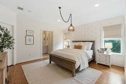 $835,000 | 2210 Chantilly Lane, Houston, TX 77018