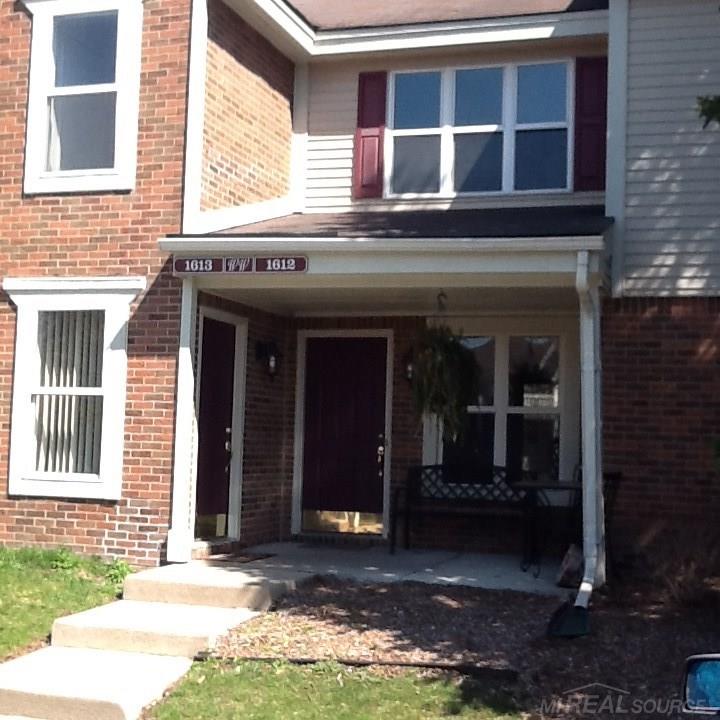 1613 O'Neil Circle, Unit 111 Rochester Hills, MI 48307 - Photo 1 of 33