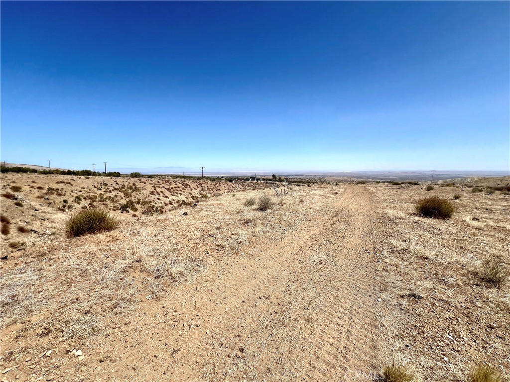 113 Juniper Mesa Road Juniper Hills, CA 93543 - Photo 10 of 15 a view of an ocean beach