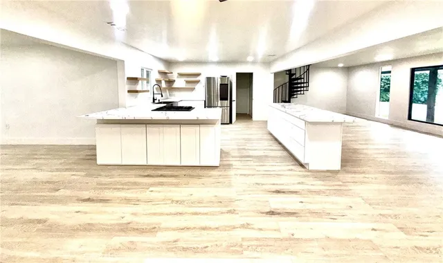 $1,390,000 | 10326-10326 North Fowler Avenue, Clovis, CA 93619