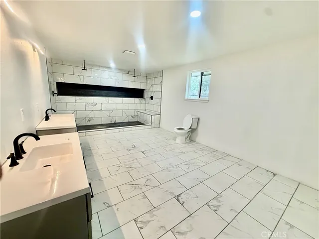 $1,390,000 | 10326-10326 North Fowler Avenue, Clovis, CA 93619