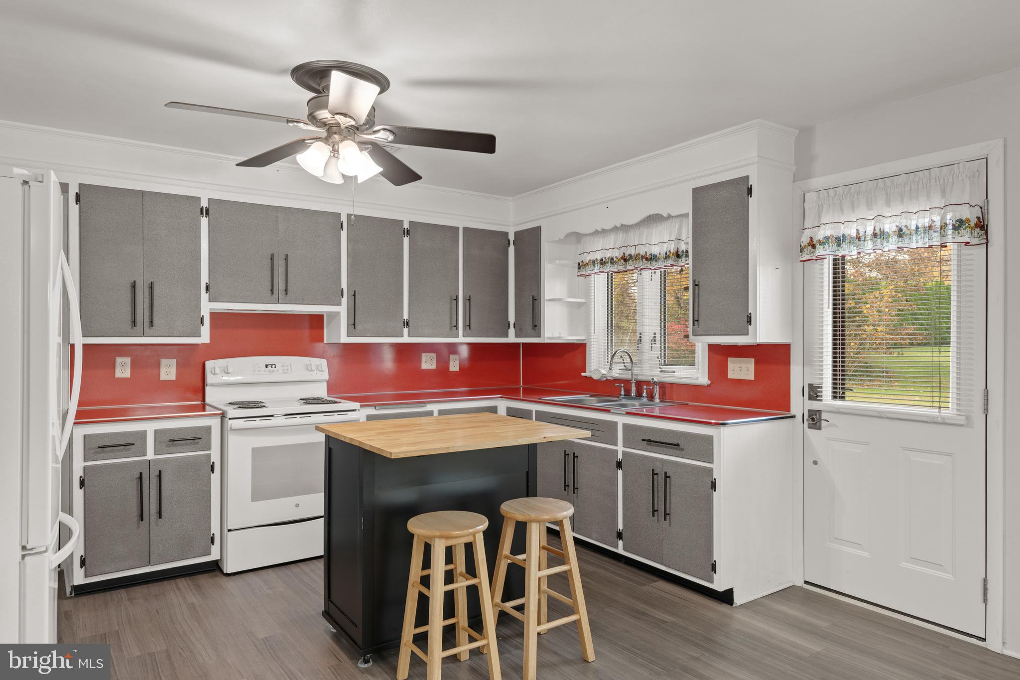 716 Farmingdale Road Lancaster, PA 17603 - Photo 11 of 29 Gallery Image 11
