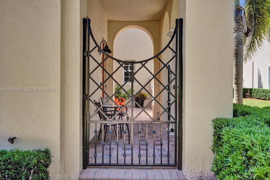 823 Northwest 82nd Lane Boca Raton, FL 33487 - Photo 47 of 105