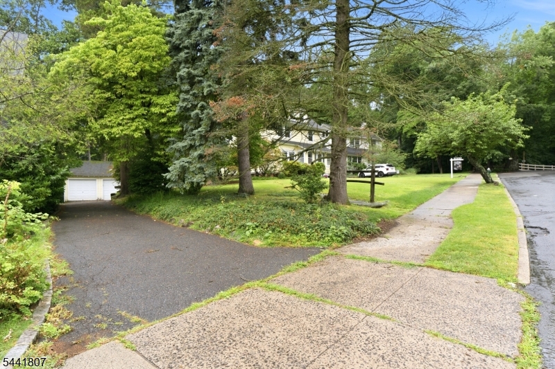 35 Glenside Road South Orange, NJ 07079 - Photo 7 of 48
