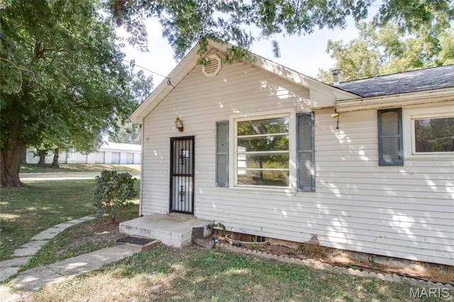 $82,000 | 55 North Commercial Street, Winchester, IL 62694