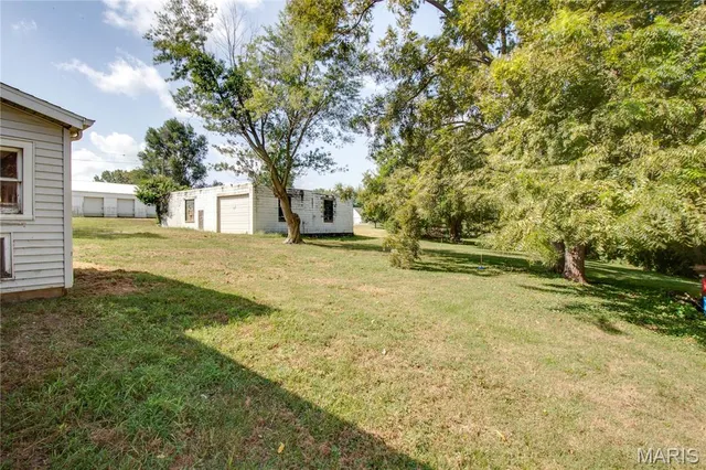 $82,000 | 55 North Commercial Street, Winchester, IL 62694