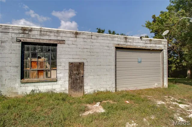 $82,000 | 55 North Commercial Street, Winchester, IL 62694