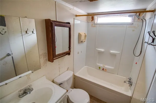 $82,000 | 55 North Commercial Street, Winchester, IL 62694