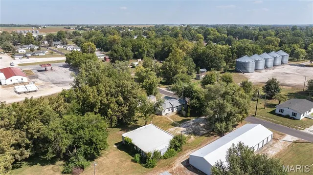 $82,000 | 55 North Commercial Street, Winchester, IL 62694