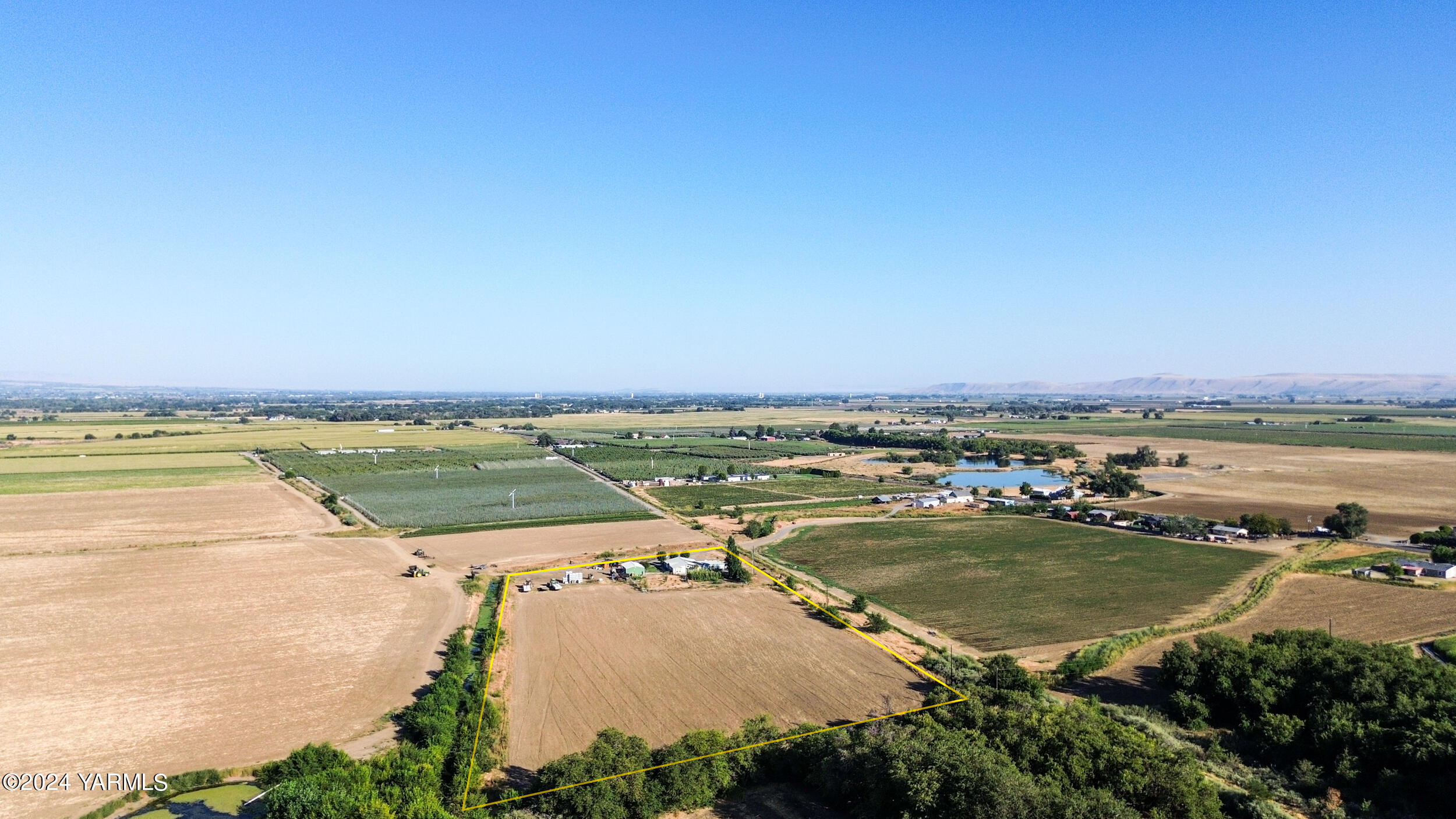 1649 Progressive Road Wapato, WA 98951 - Photo 27 of 30 an aerial view of a ocean and city