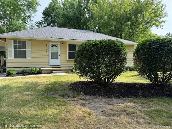 $245,000 | 6509 Silver Lake Road, Linden, MI 48451