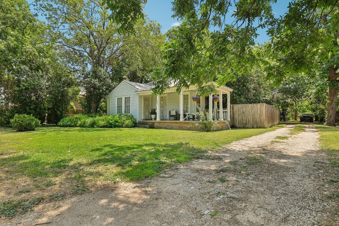 4907 Harmon Avenue Austin, TX 78751 - Photo 3 of 29