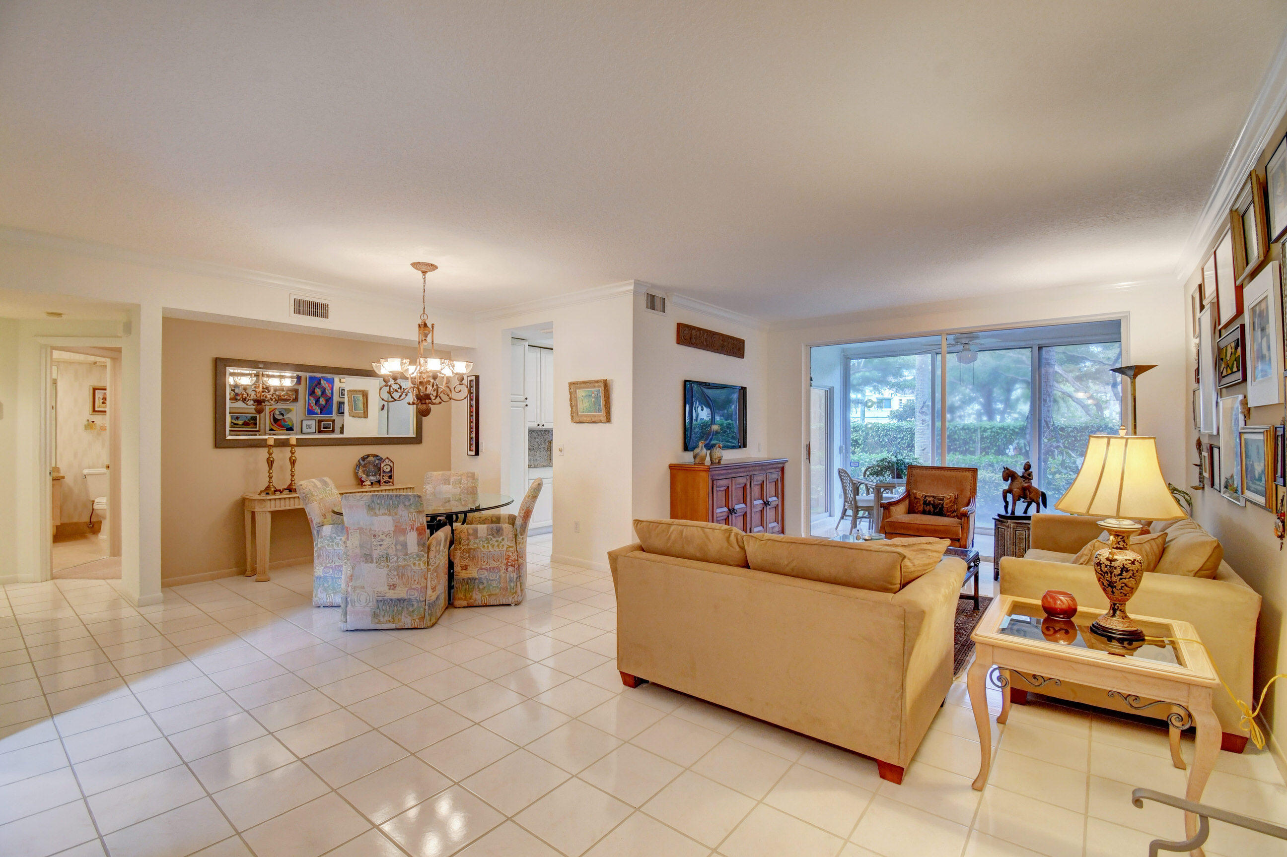 17060 Emile Street, Unit 2 Boca Raton, FL 33487 - Photo 10 of 51 08_dsc_3638_39_40_41_42
