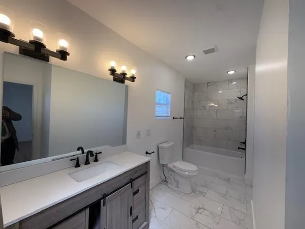 $2,500 | 904 4th Street, Unit 1, West Palm Beach, FL 33401