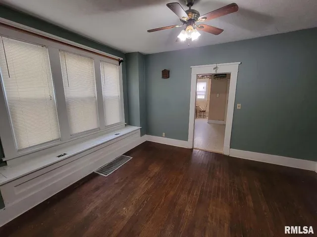 $49,900 | 334 South Lincoln Boulevard, Centralia, IL 62801