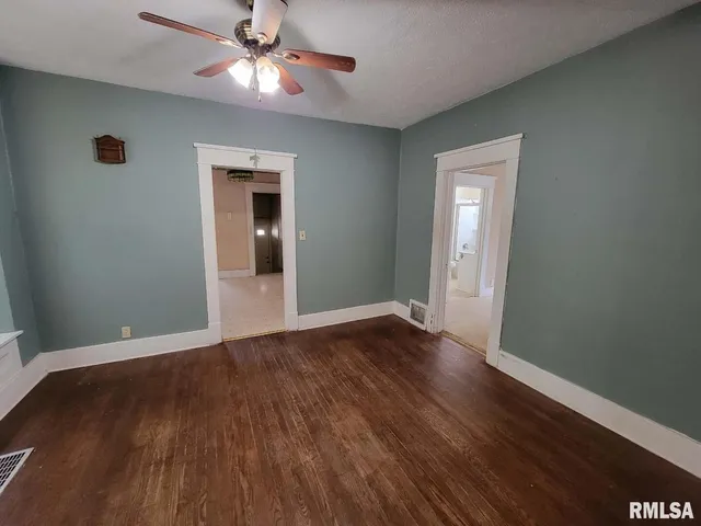 $49,900 | 334 South Lincoln Boulevard, Centralia, IL 62801