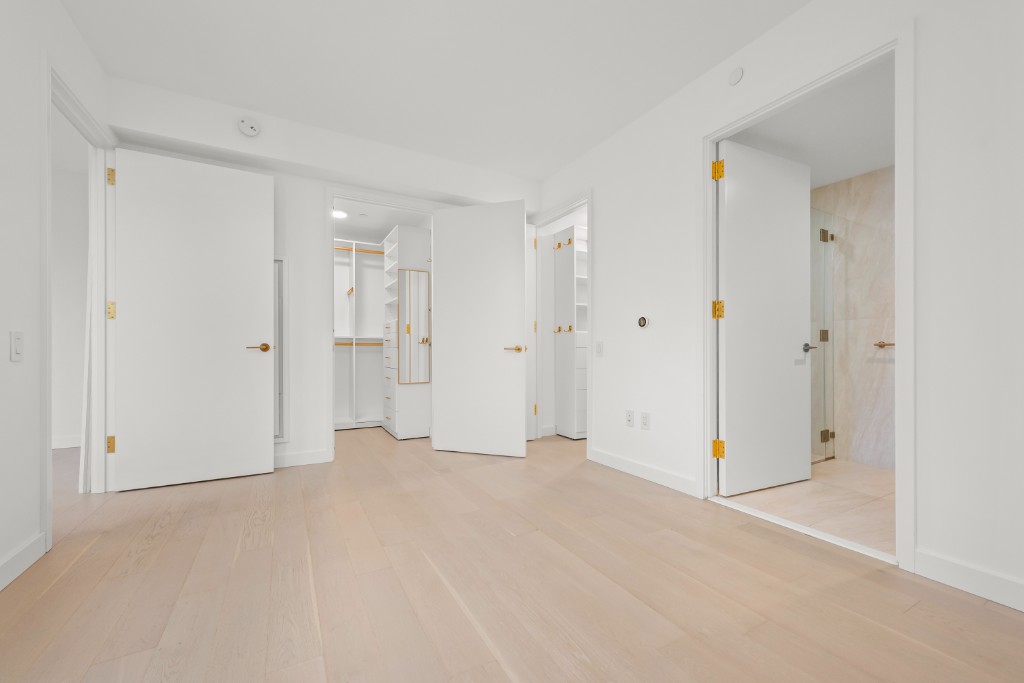 3 Court Square, Unit 2805 Queens, NY 11101 - Photo 2 of 21 Photo 2