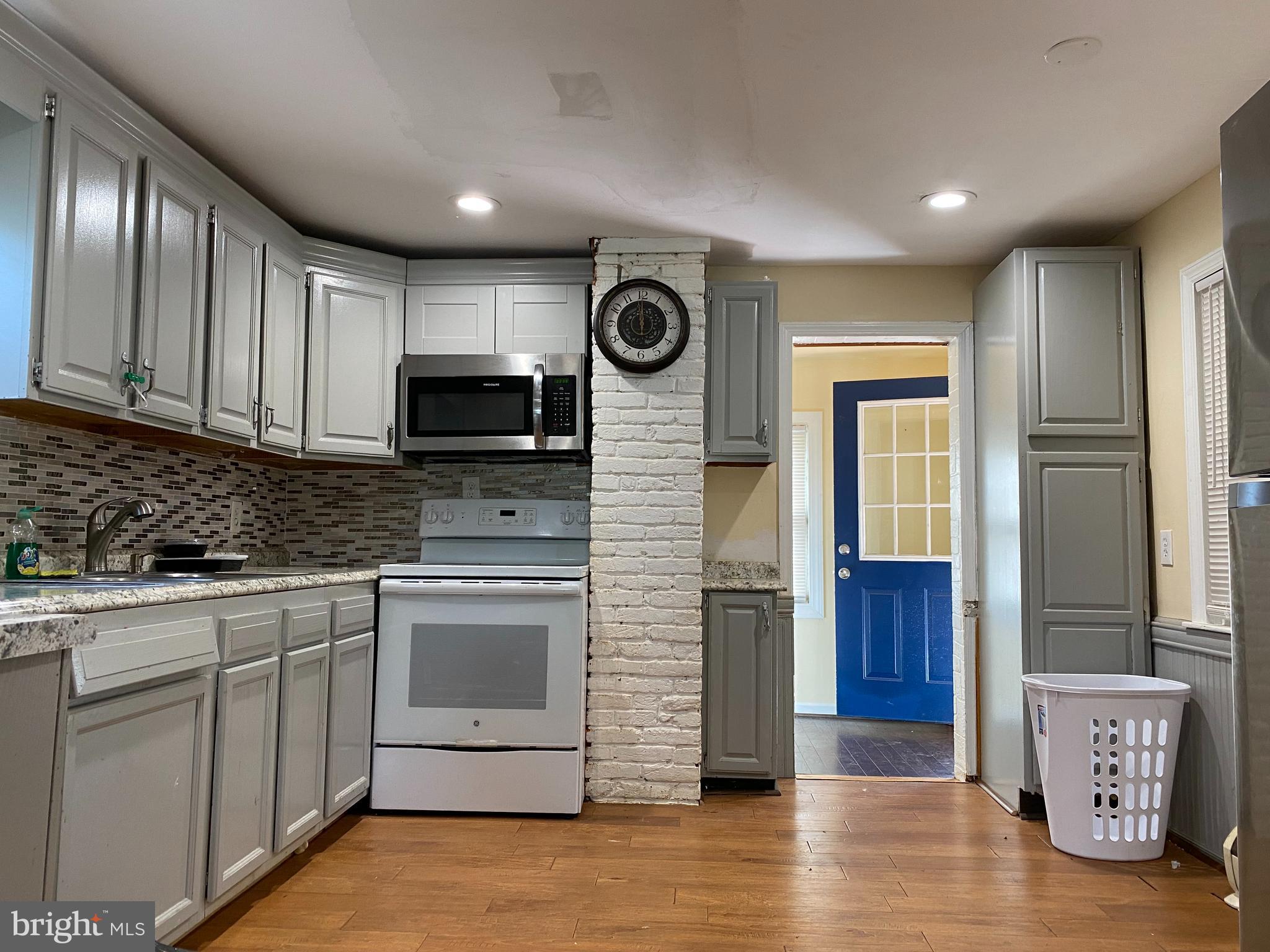3120 North Rolling Road Baltimore, MD 21228 - Photo 11 of 57 Kitchen