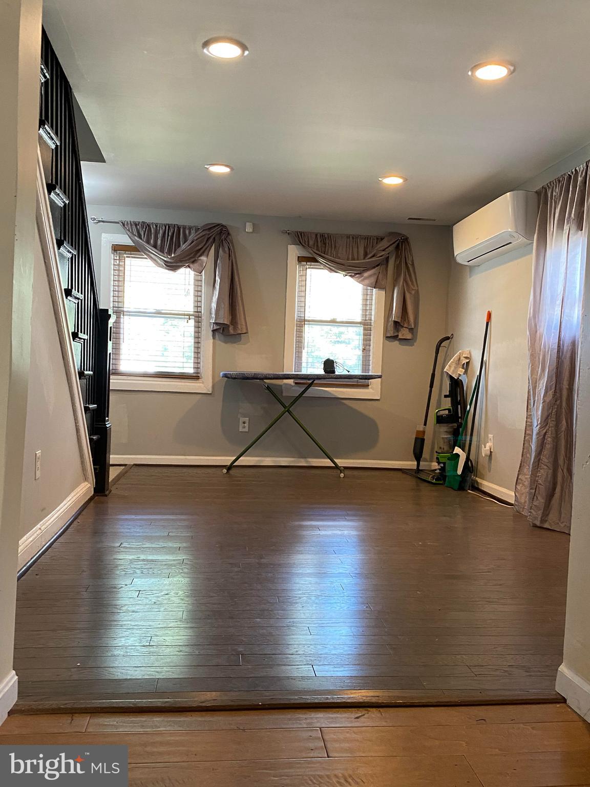 3120 North Rolling Road Baltimore, MD 21228 - Photo 21 of 57 Big-sized family room