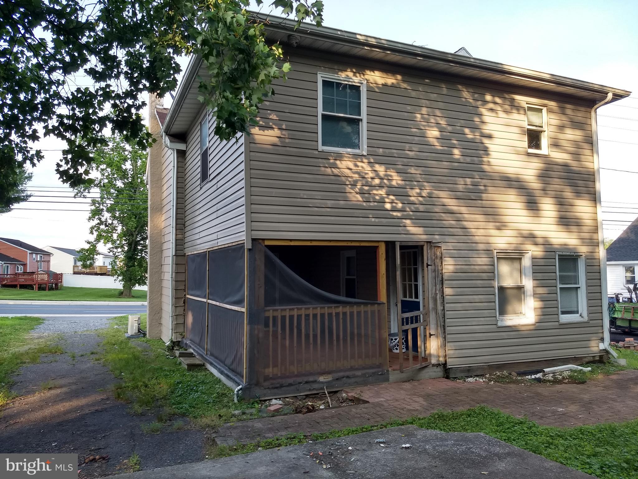 3120 North Rolling Road Baltimore, MD 21228 - Photo 43 of 57 Rear Yard is nice & LEVEL