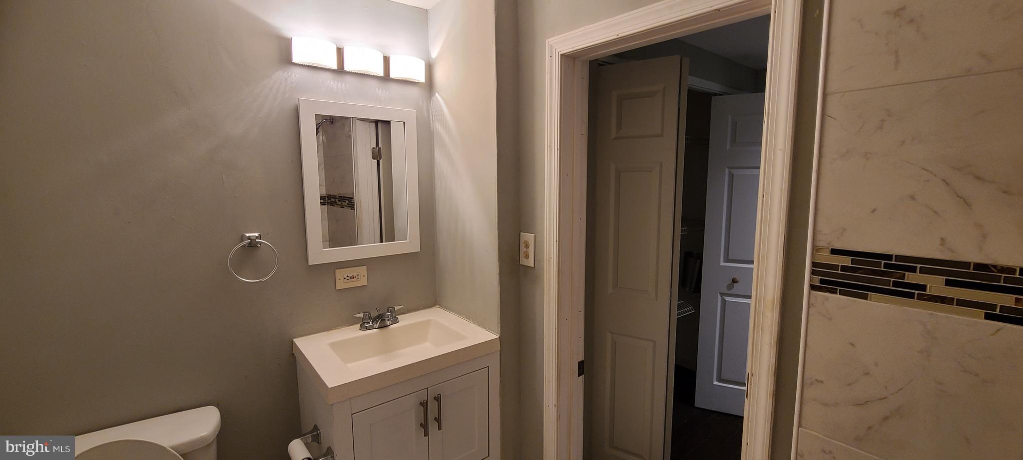 3120 North Rolling Road Baltimore, MD 21228 - Photo 51 of 57 Owners Bathroom
