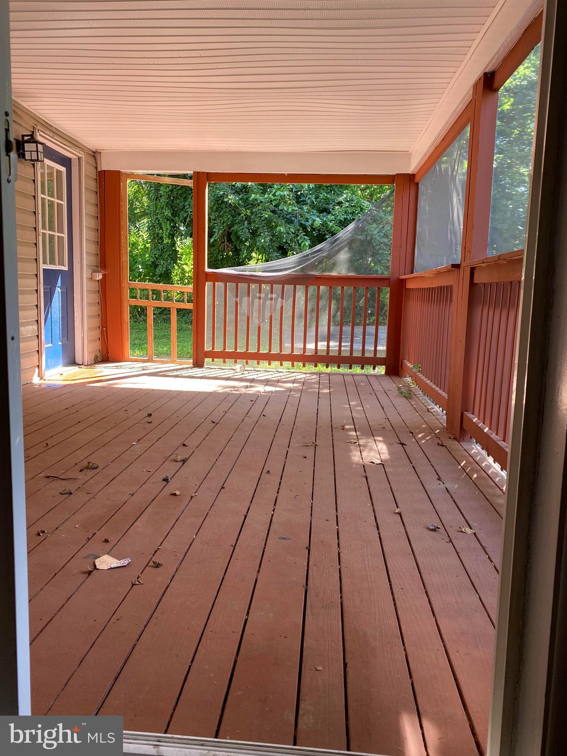 3120 North Rolling Road Baltimore, MD 21228 - Photo 8 of 57 BIG sized porch in side & rear of your home!